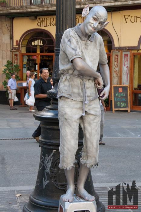 Barcelona, statuie umana, urecheat 