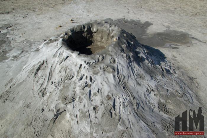 Vulcani Noroiosi - crater