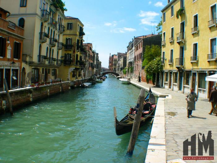 Venetia - Canale si o gondola