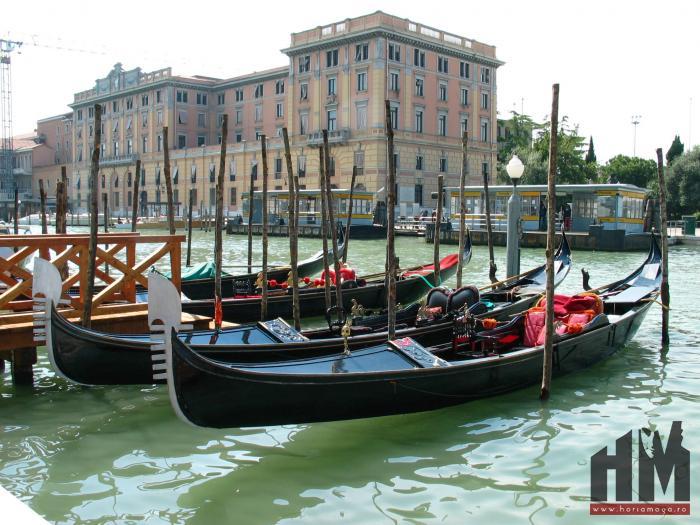Venetia - Gondole pe Grand Canal